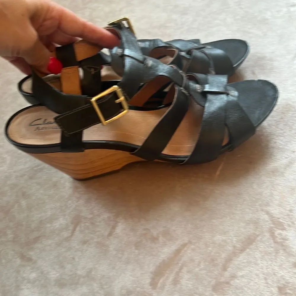 Clark’s Artisan Block Wood Wedge Gladiator Leather Sandals Sz 8.5